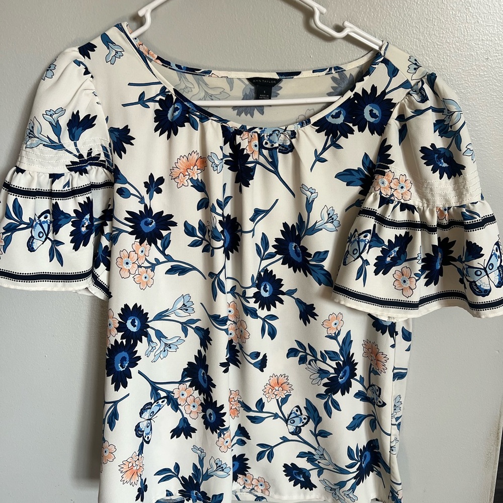 Ann Taylor Cream Floral Short Sleeve Blouse with Navy & Peach Accents